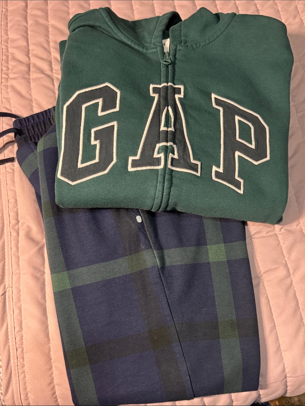 GAP Deep Green Zip-Up Hoodie with White Logo. Teen XL Excellent Condition.